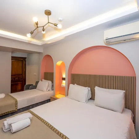 Antique Turquoise Hotel *