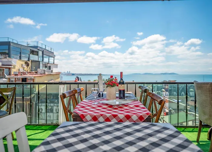 Hotel Antique Turquoise