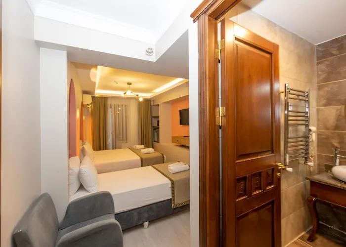 Antique Turquoise Hotel *