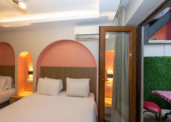 Hotel Antique Turquoise