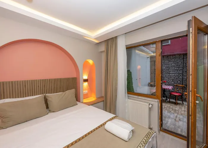 Antique Turquoise Hotel *