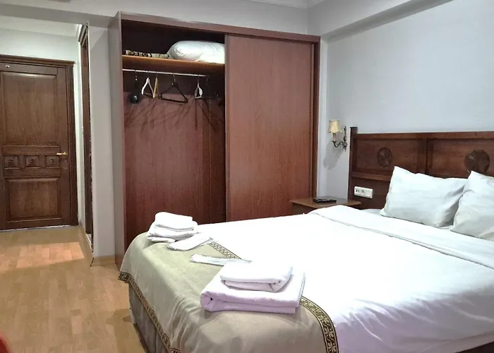 Antique Turquoise Hotel *