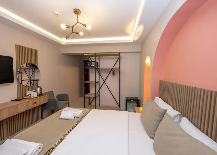 Antique Turquoise Hotel *